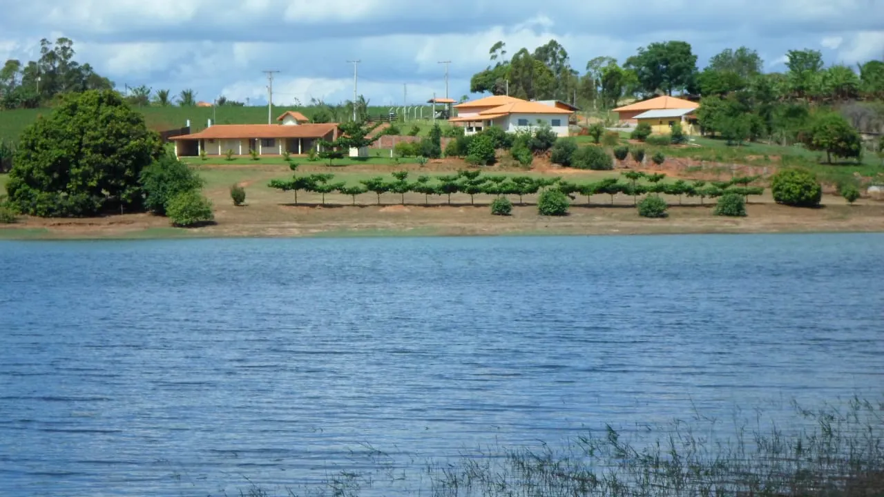 Chácara à venda de 6.050 m² em Barão de Antonina, SP, Brasil