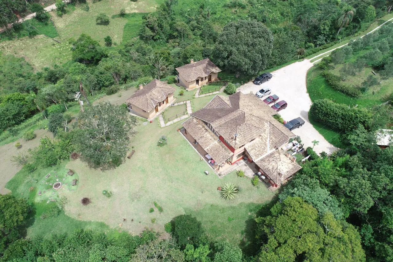 Pousada à venda de 10 ha em Santo Antônio do Pinhal, SP, Brasil