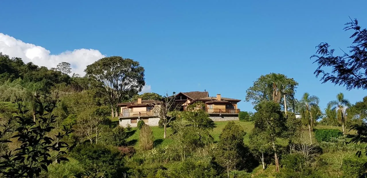 Pousada à venda de 10 ha em Santo Antônio do Pinhal, SP, Brasil