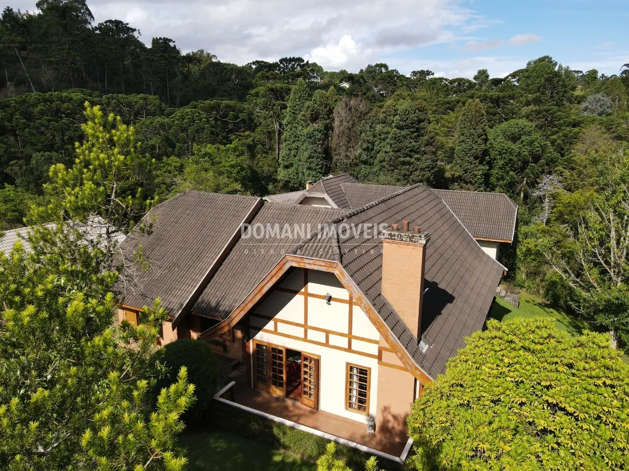 House for sale of 2,220 m² in Campos do Jordão, SP, Brazil