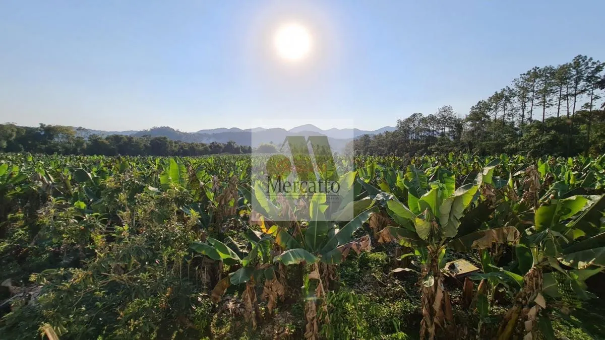 Chácara à venda de 400 m² em Miracatu, SP, Brasil