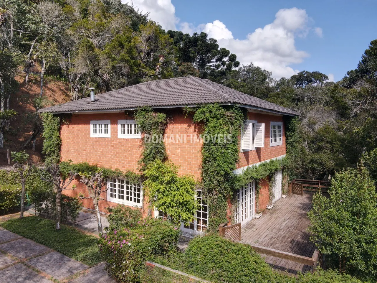 Casa à venda de 1 ha em Campos do Jordão, SP, Brasil