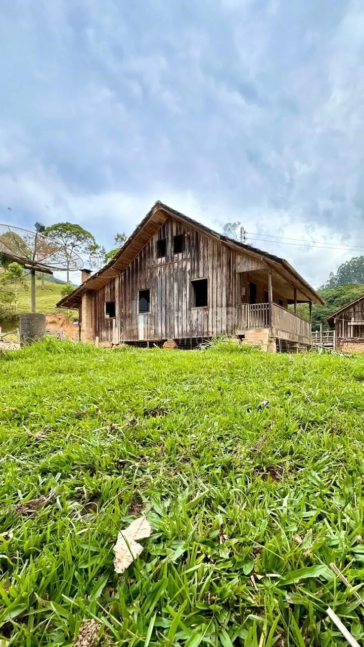 Fazenda à venda de 30 ha em Nova Trento, SC, Brasil