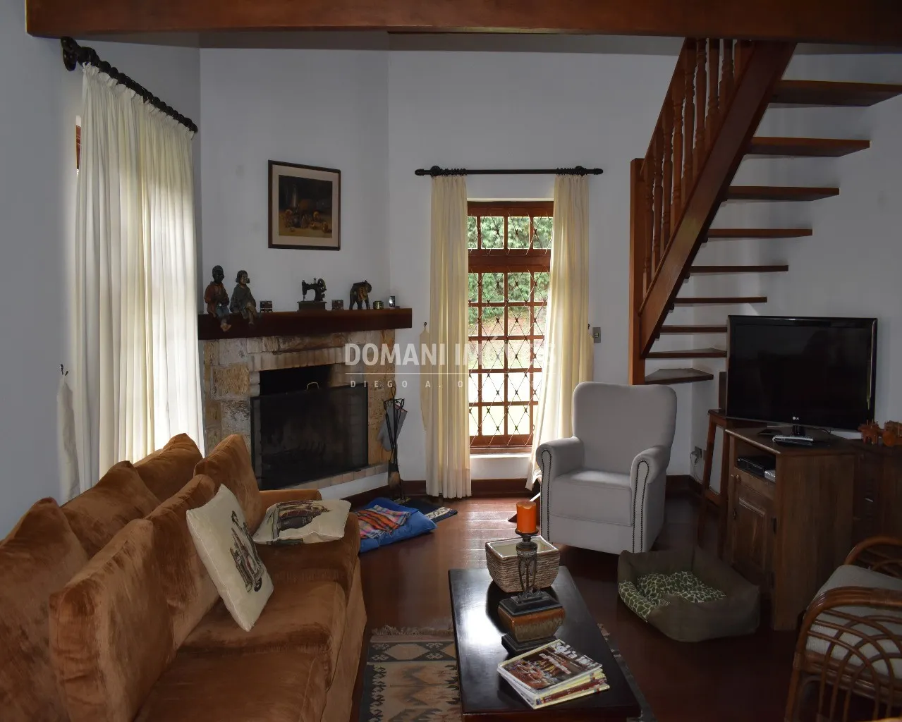Casa à venda de 2.600 m² em Campos do Jordão, SP, Brasil
