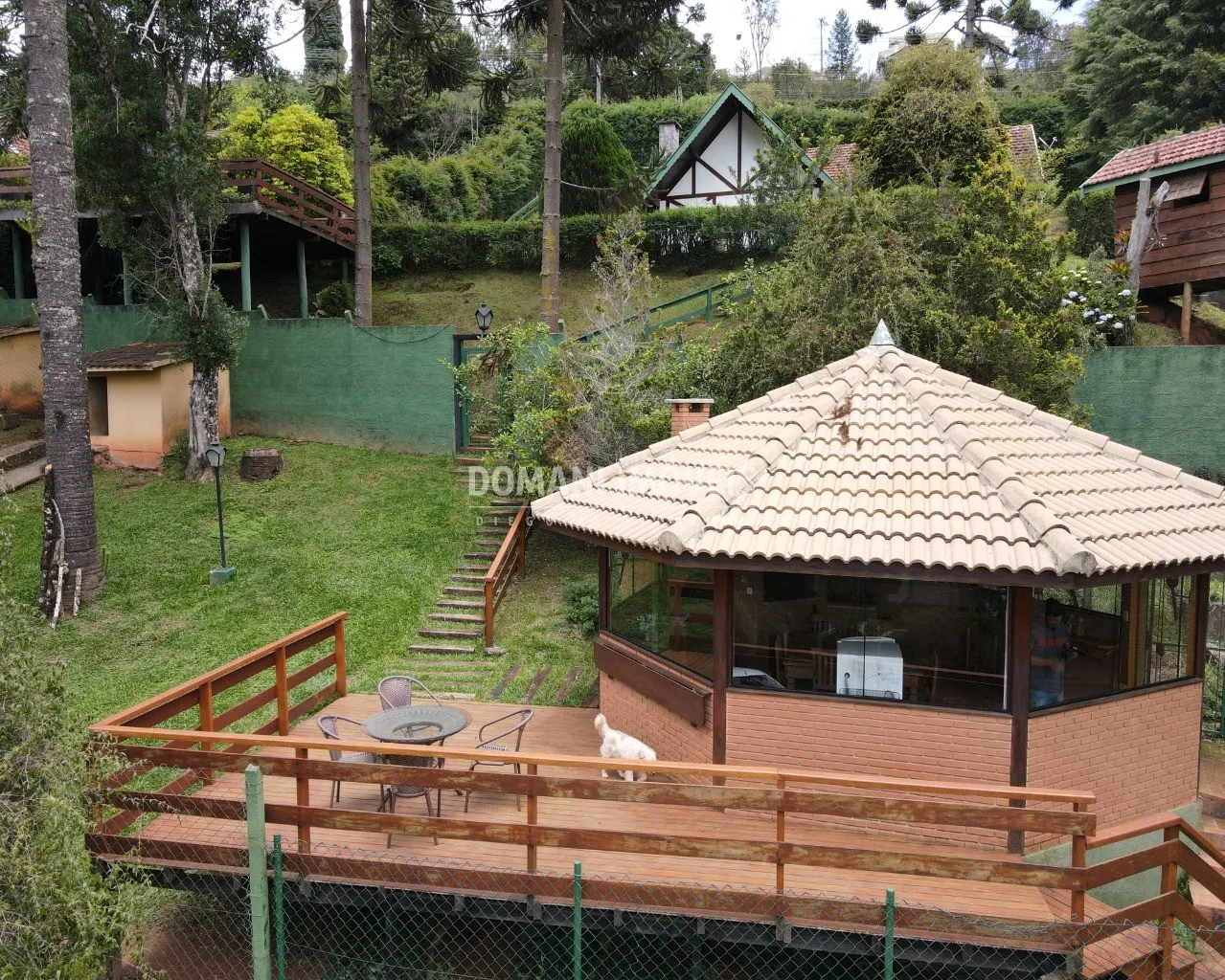 Casa à venda de 2.600 m² em Campos do Jordão, SP, Brasil