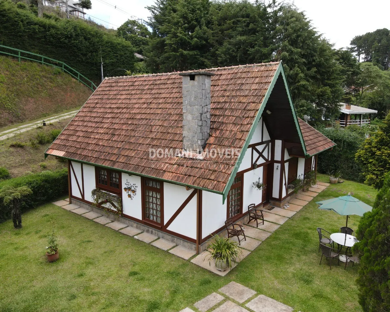 Casa à venda de 2.600 m² em Campos do Jordão, SP, Brasil