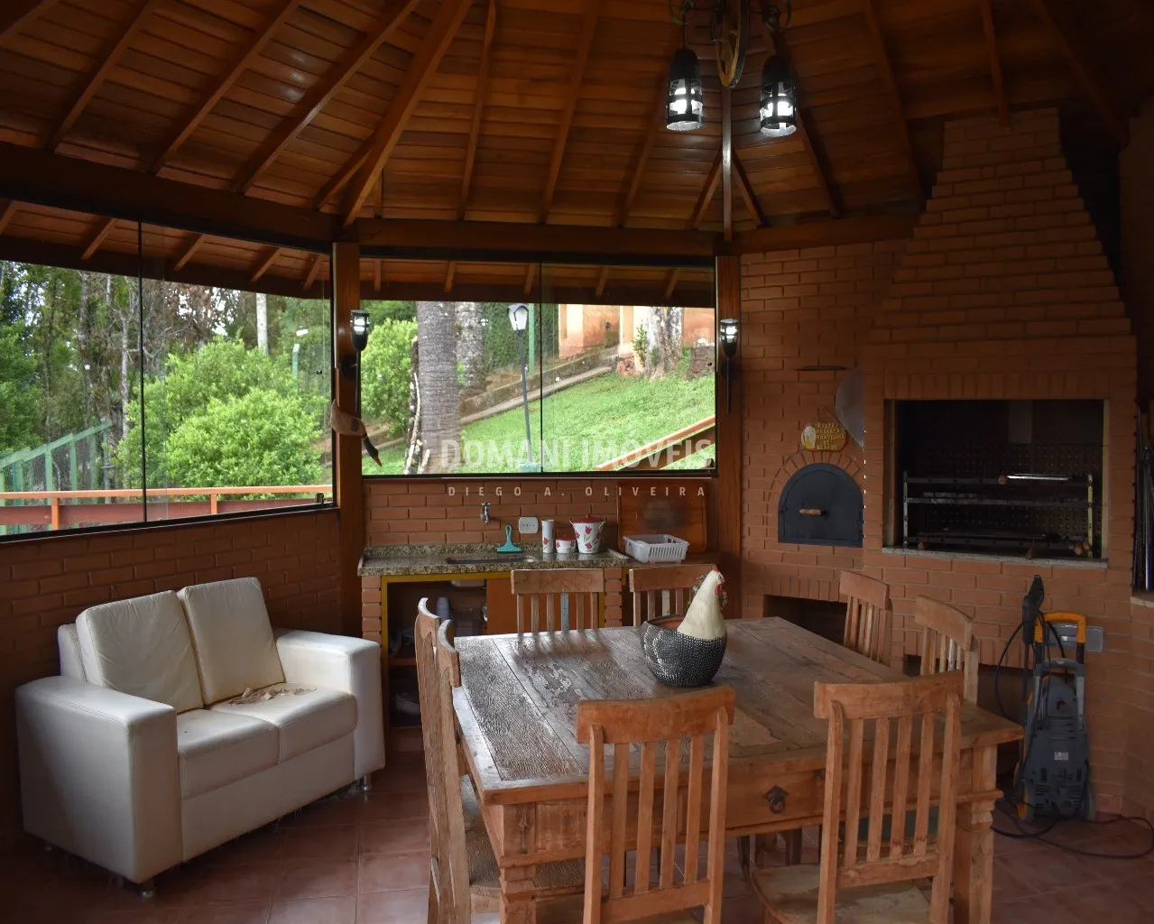 Casa à venda de 2.600 m² em Campos do Jordão, SP, Brasil