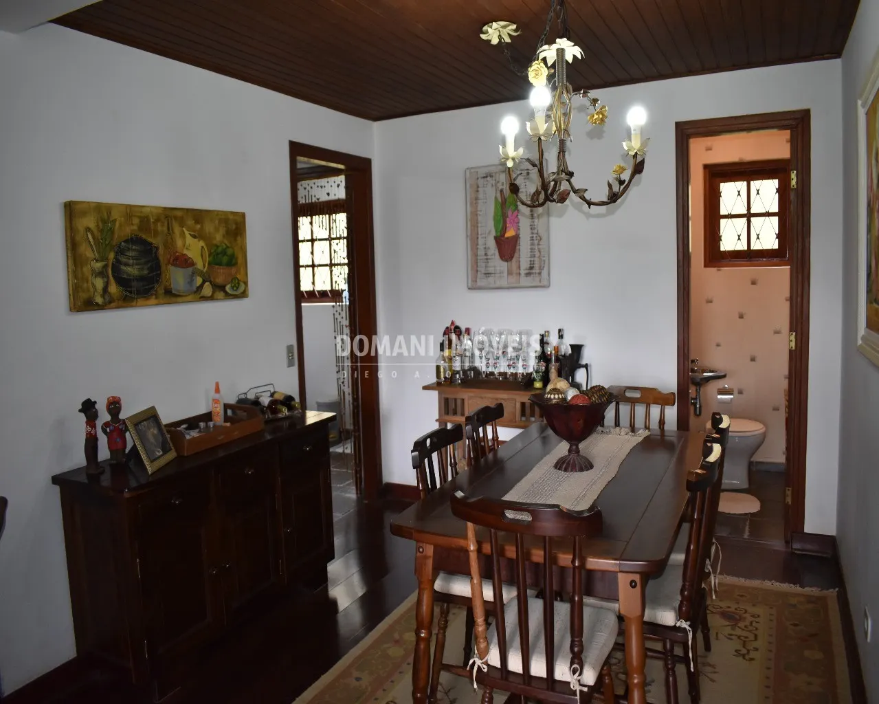 Casa à venda de 2.600 m² em Campos do Jordão, SP, Brasil
