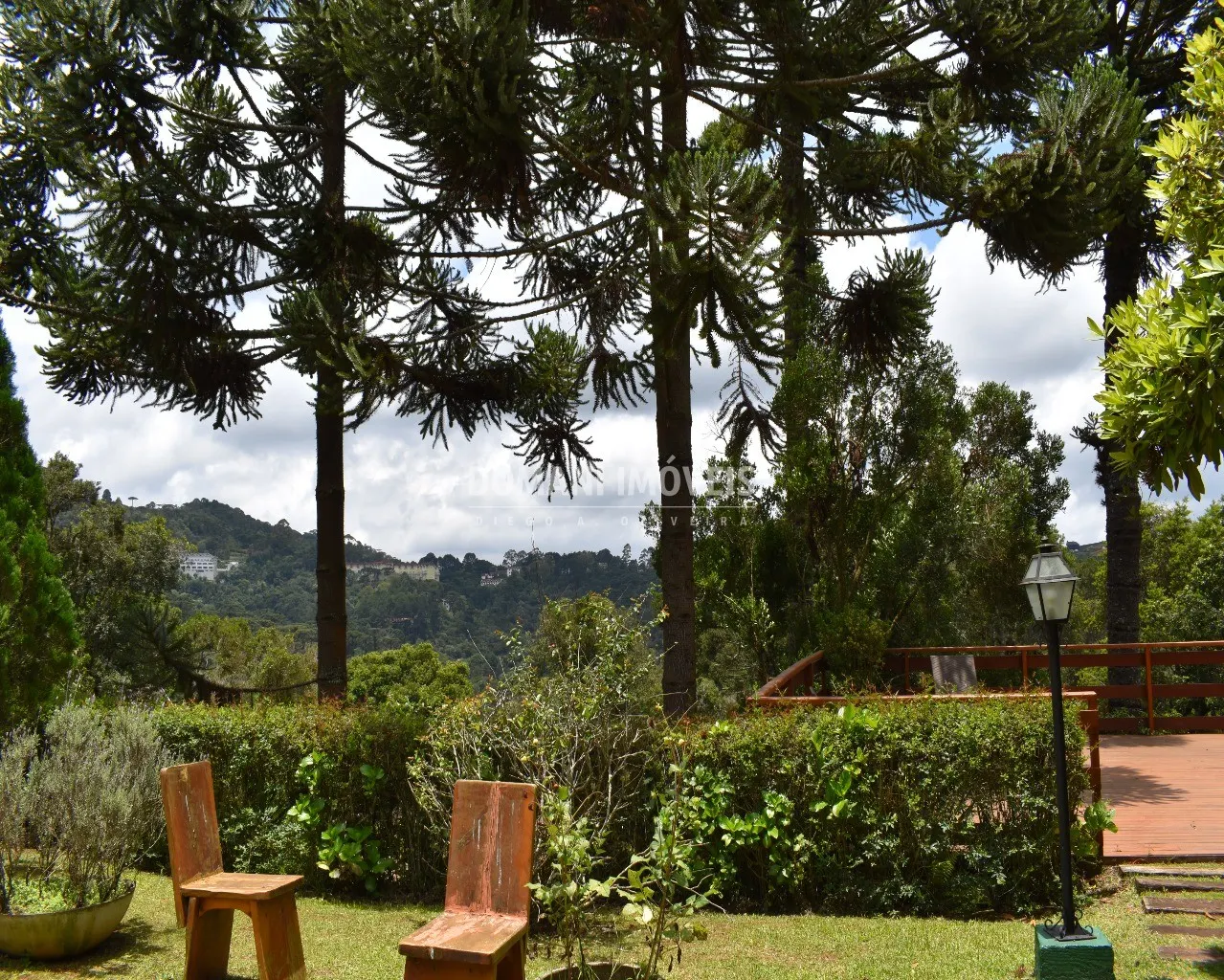 Casa à venda de 2.600 m² em Campos do Jordão, SP, Brasil