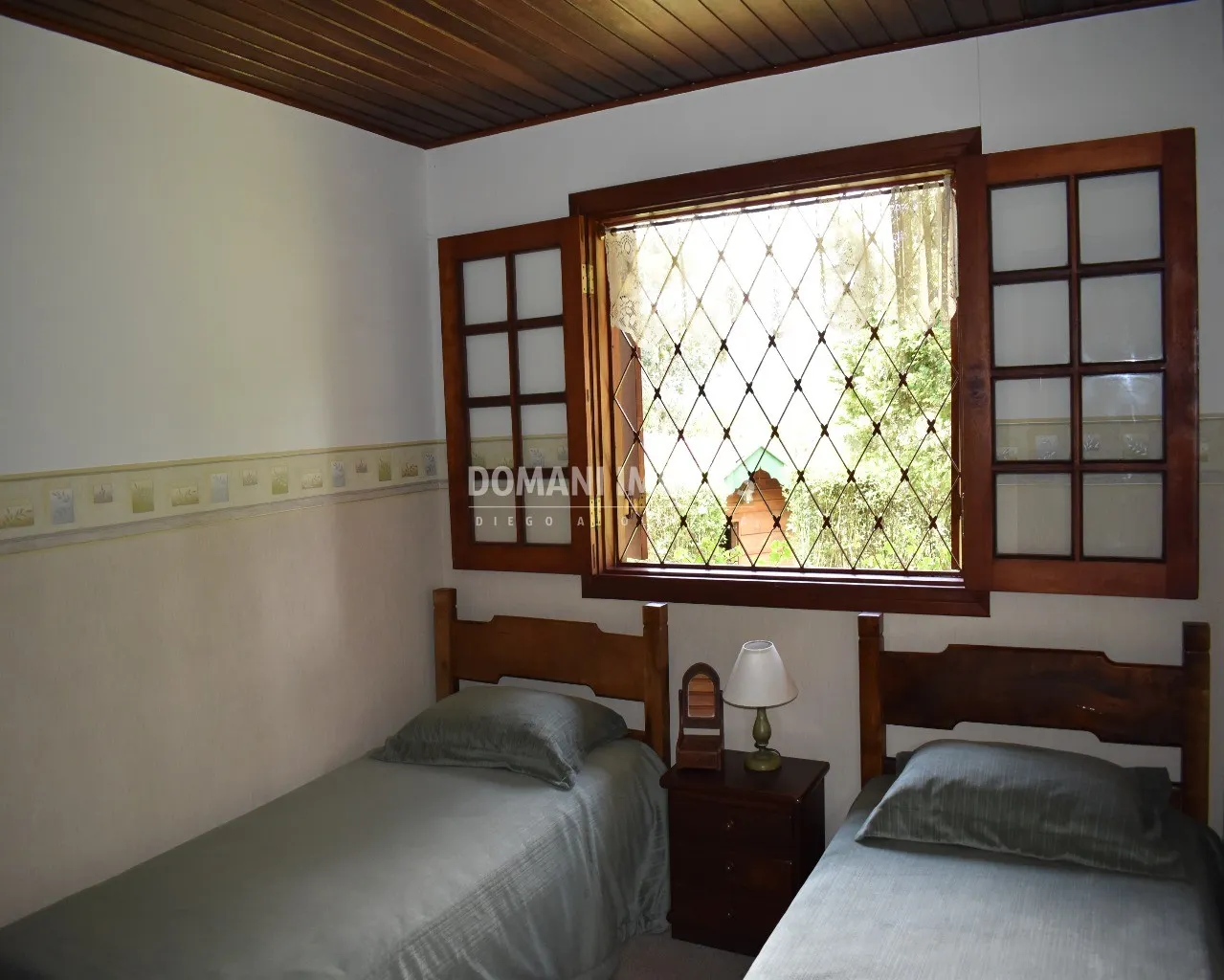 Casa à venda de 2.600 m² em Campos do Jordão, SP, Brasil