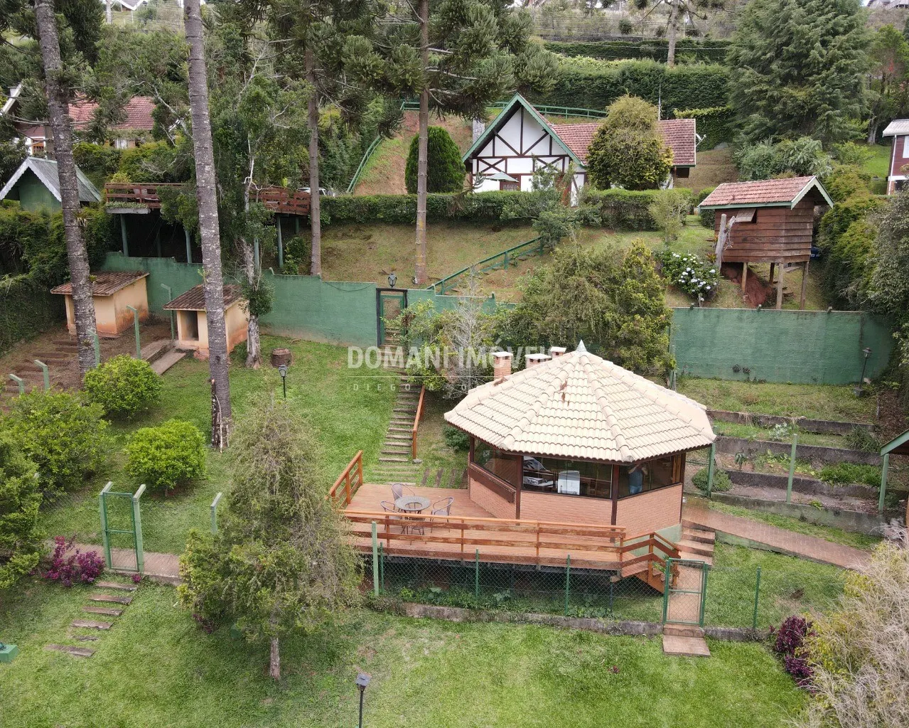 Casa à venda de 2.600 m² em Campos do Jordão, SP, Brasil