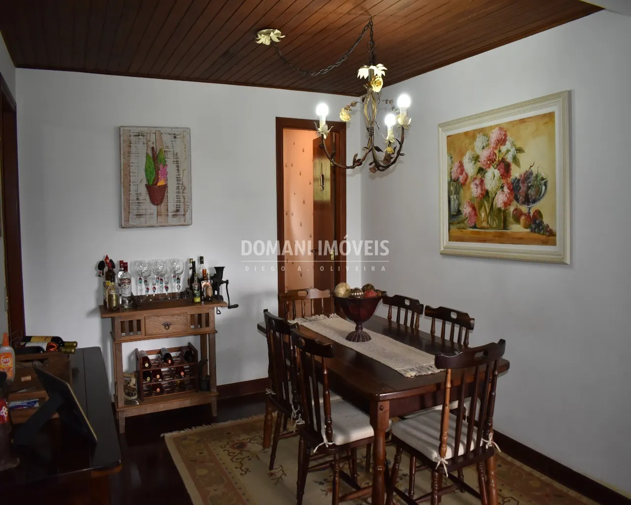 Casa à venda de 2.600 m² em Campos do Jordão, SP, Brasil