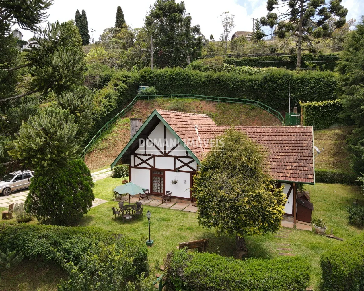Casa à venda de 2.600 m² em Campos do Jordão, SP, Brasil