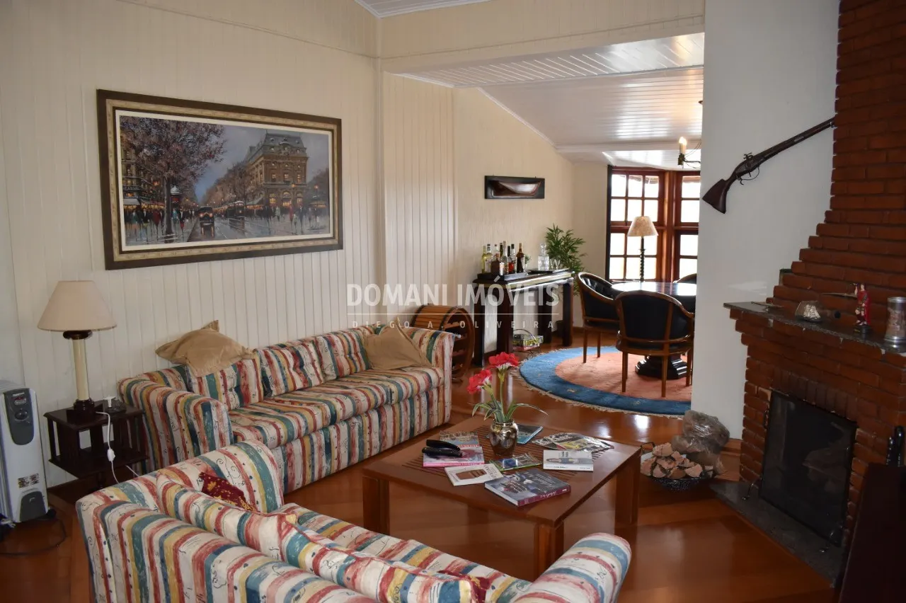 Casa à venda de 1.210 m² em Campos do Jordão, SP, Brasil