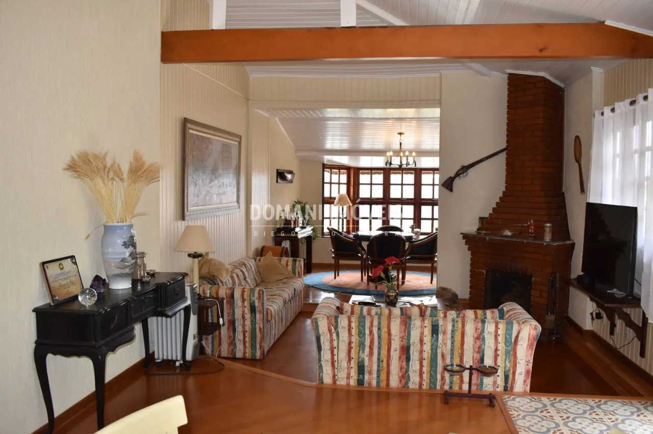 Casa à venda de 1.210 m² em Campos do Jordão, SP, Brasil