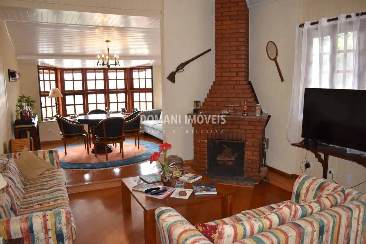 Casa à venda de 1.210 m² em Campos do Jordão, SP, Brasil