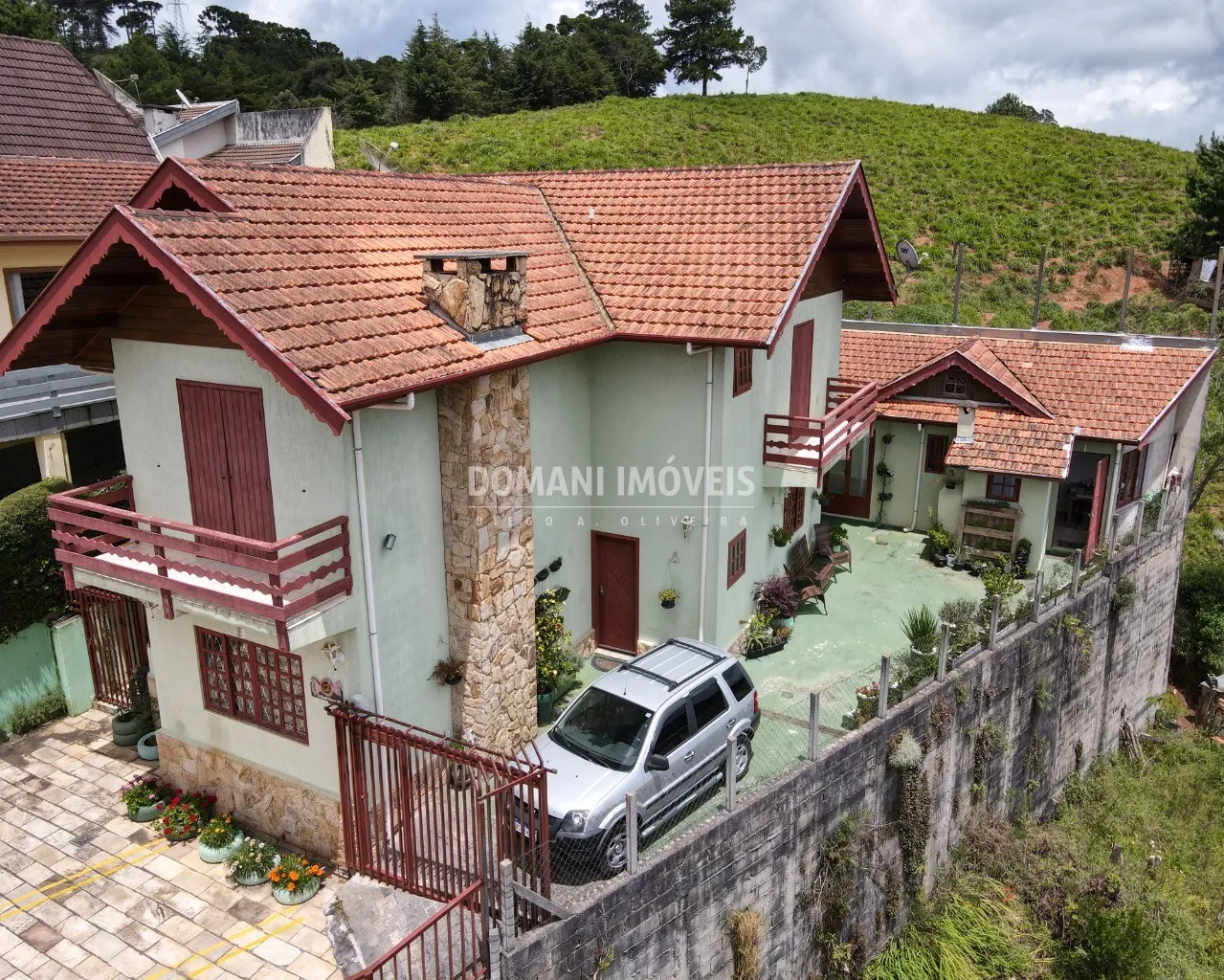 Casa à venda e para Alugar de 325 m² em Campos do Jordão, SP, Brasil