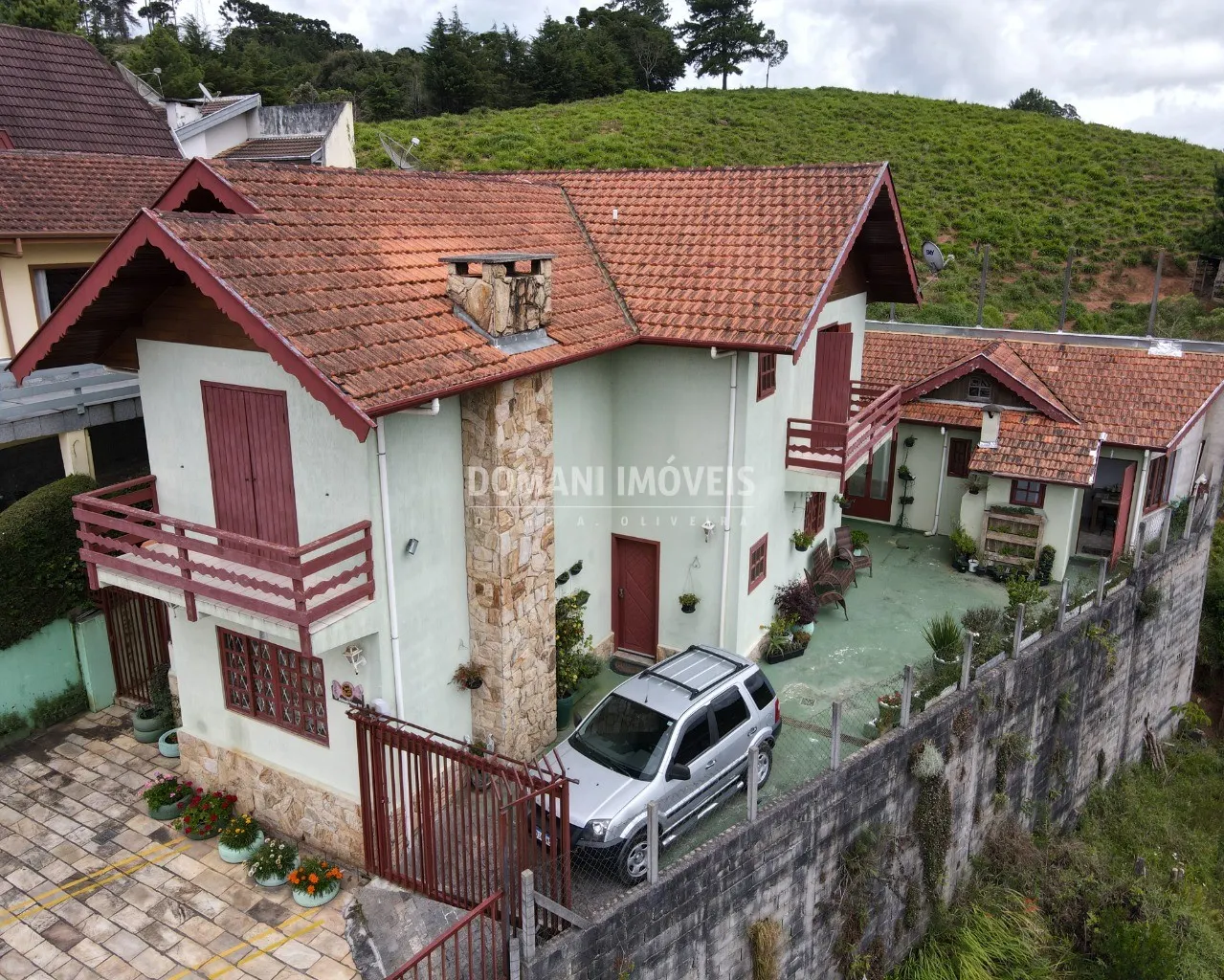 Casa à venda e para Alugar de 325 m² em Campos do Jordão, SP, Brasil