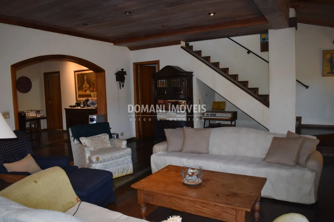 Casa à venda e para Alugar de 1.010 m² em Campos do Jordão, SP, Brasil