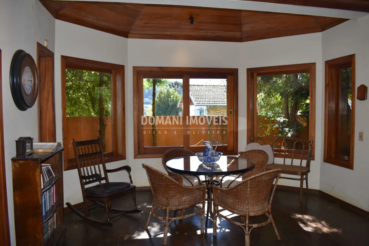 Casa à venda e para Alugar de 1.010 m² em Campos do Jordão, SP, Brasil