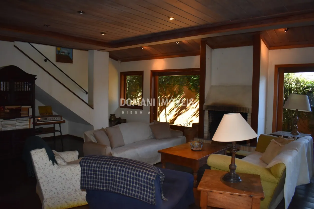 Casa à venda e para Alugar de 1.010 m² em Campos do Jordão, SP, Brasil