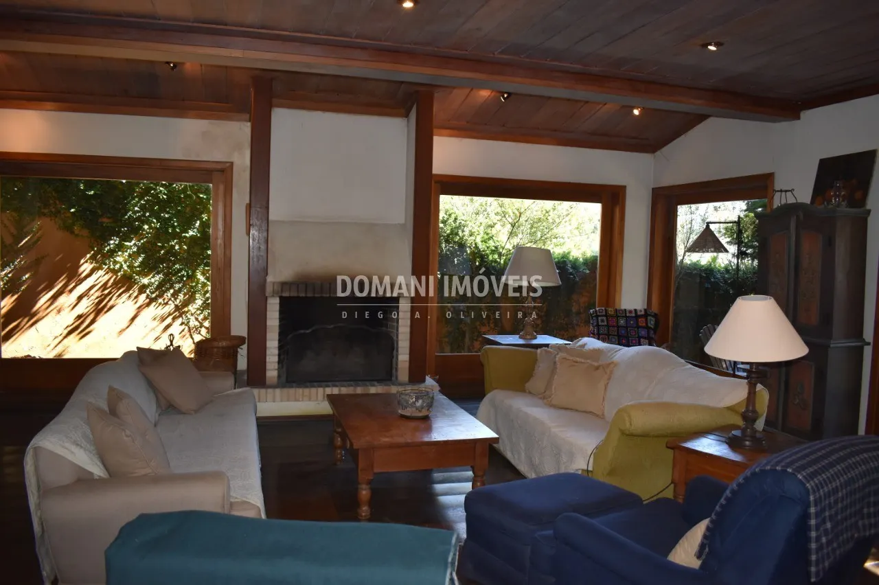 Casa à venda e para Alugar de 1.010 m² em Campos do Jordão, SP, Brasil