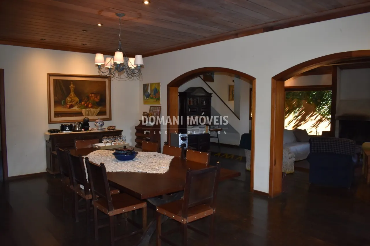 Casa à venda e para Alugar de 1.010 m² em Campos do Jordão, SP, Brasil