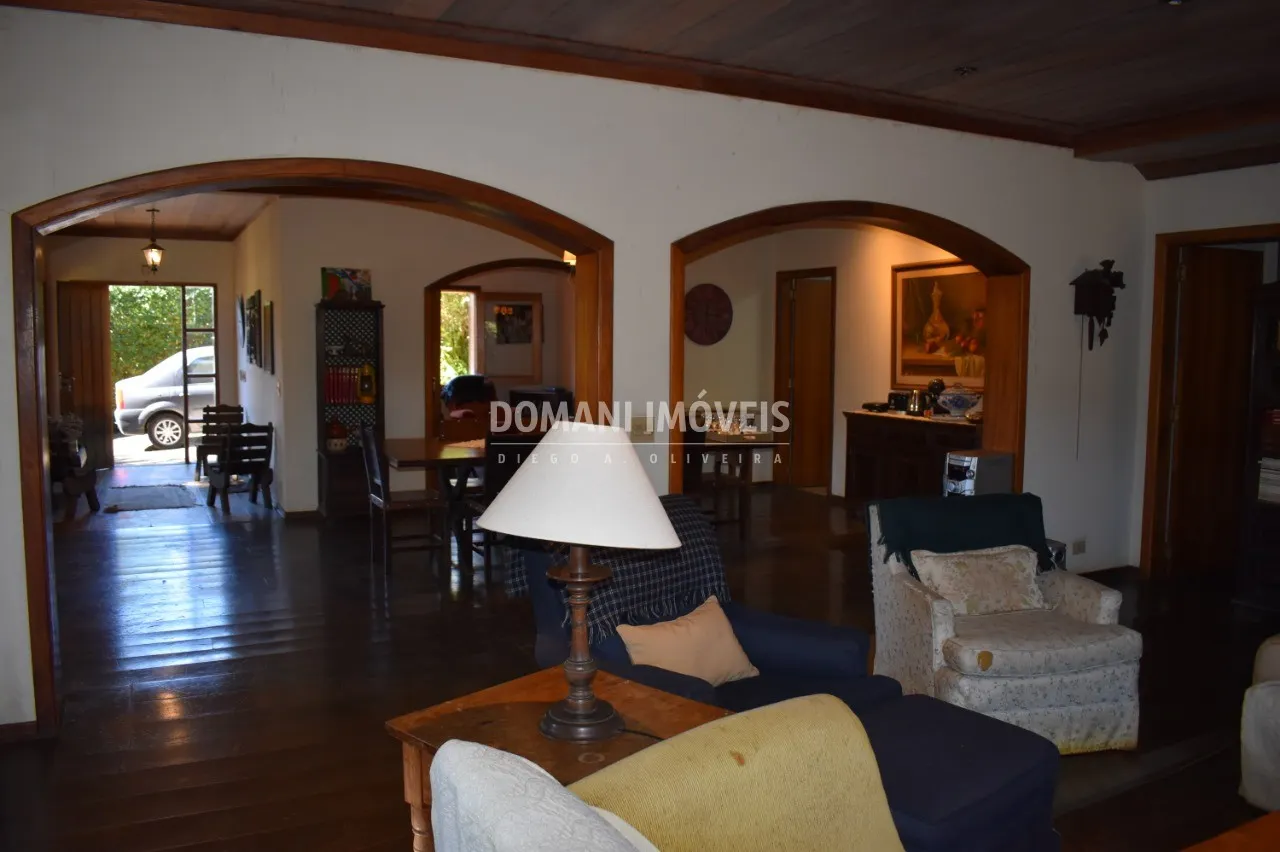 Casa à venda e para Alugar de 1.010 m² em Campos do Jordão, SP, Brasil