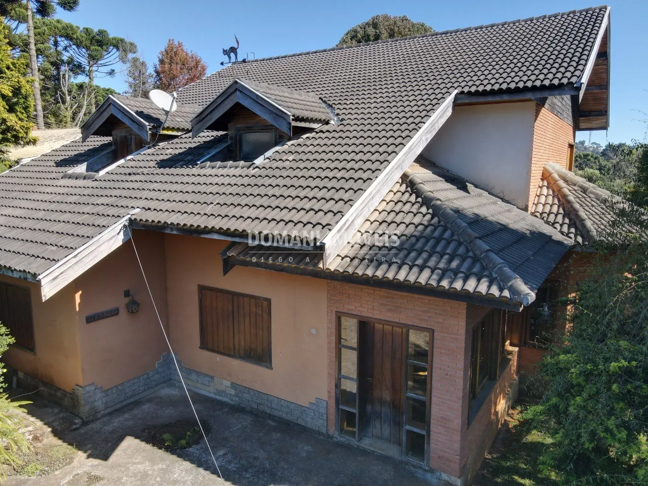 Casa à venda e para Alugar de 1.010 m² em Campos do Jordão, SP, Brasil