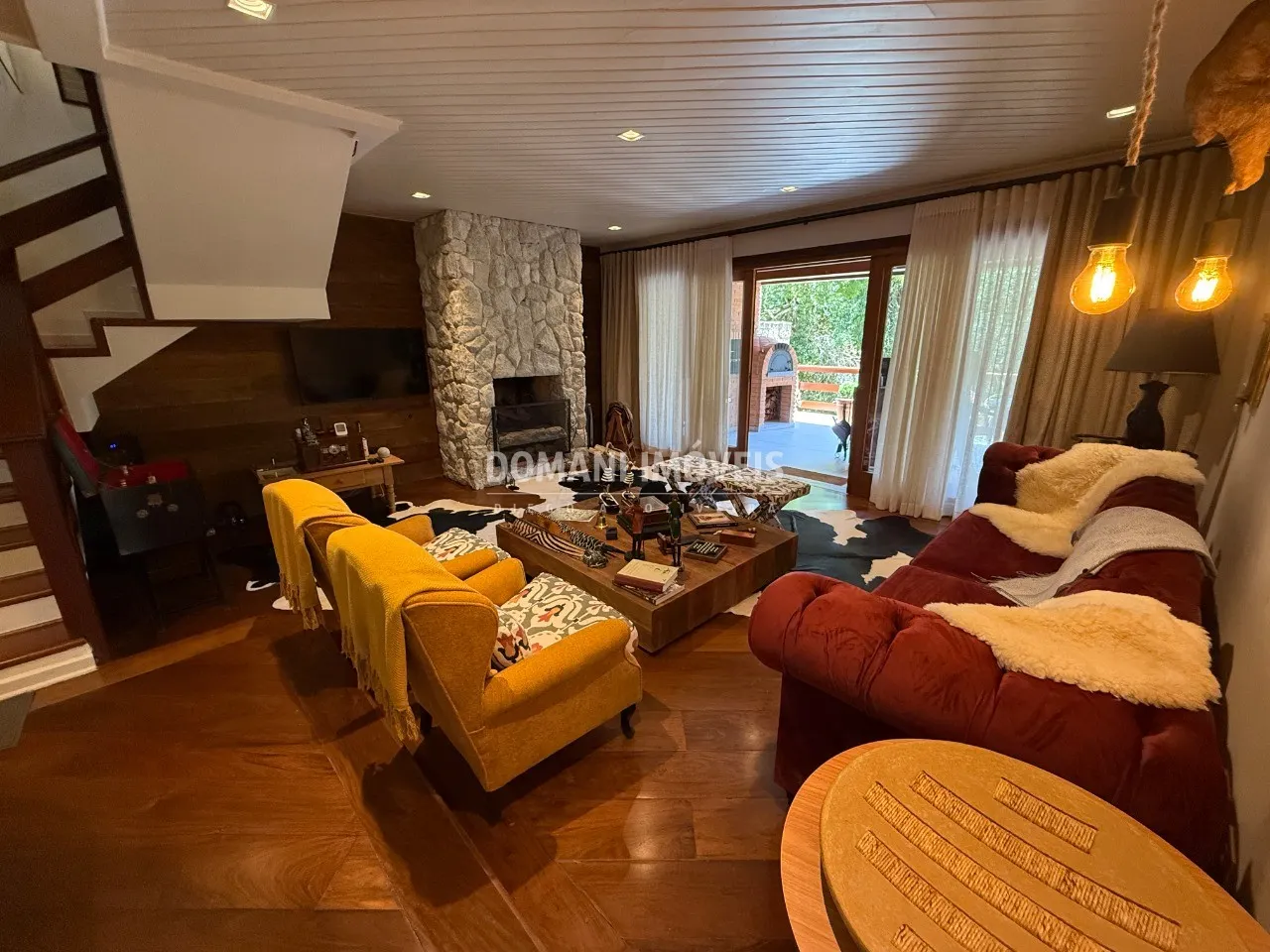 Casa à venda de 1.060 m² em Campos do Jordão, SP, Brasil
