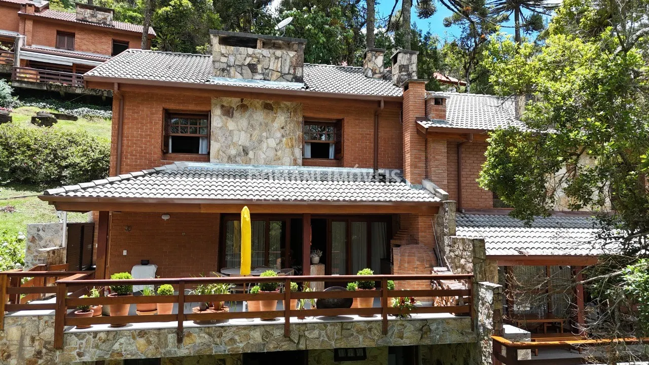 Casa à venda de 1.060 m² em Campos do Jordão, SP, Brasil