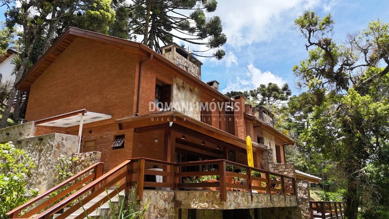 Casa à venda de 1.060 m² em Campos do Jordão, SP, Brasil