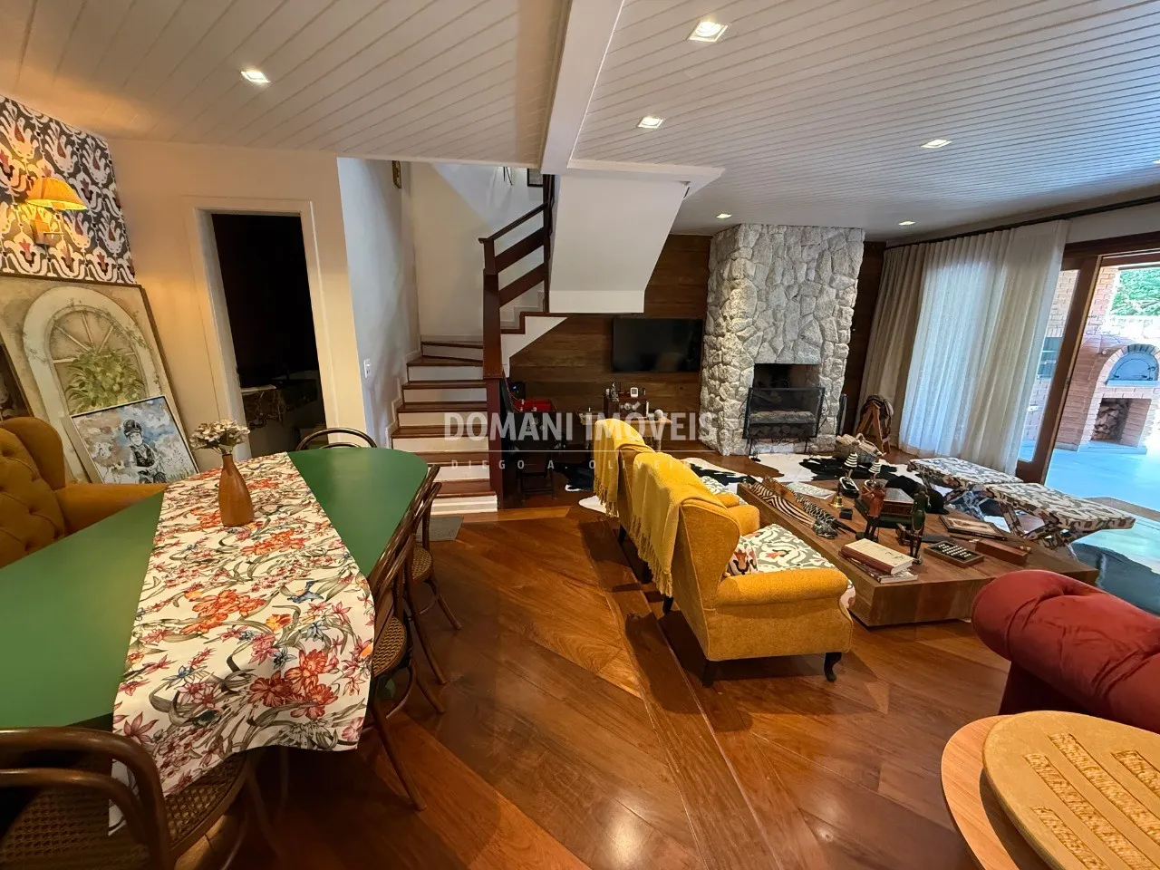 Casa à venda de 1.060 m² em Campos do Jordão, SP, Brasil