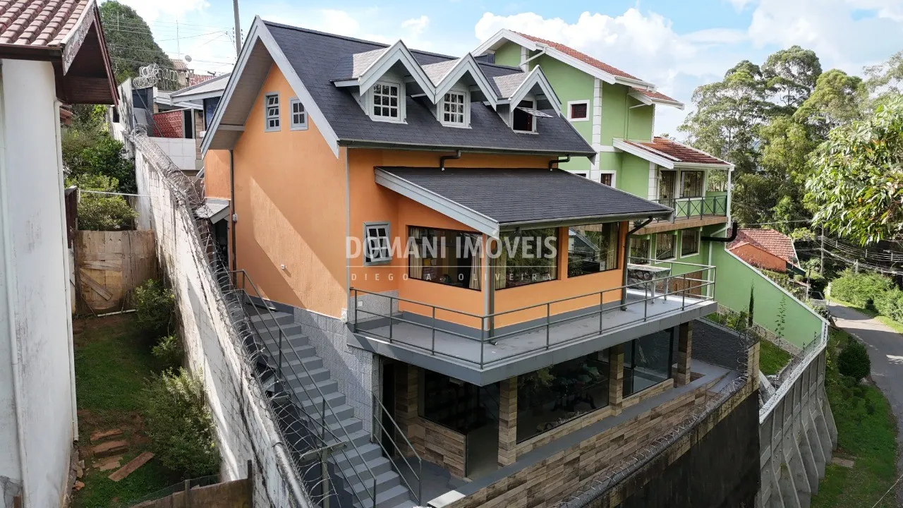 Casa à venda de 272 m² em Campos do Jordão, SP, Brasil
