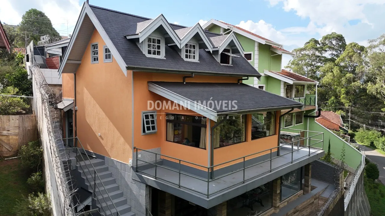Casa à venda de 272 m² em Campos do Jordão, SP, Brasil