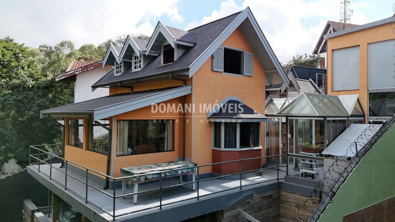 Casa à venda de 272 m² em Campos do Jordão, SP, Brasil