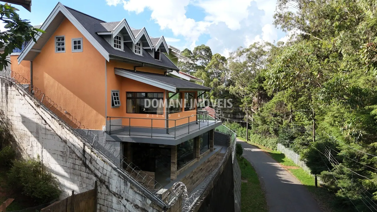 Casa à venda de 272 m² em Campos do Jordão, SP, Brasil