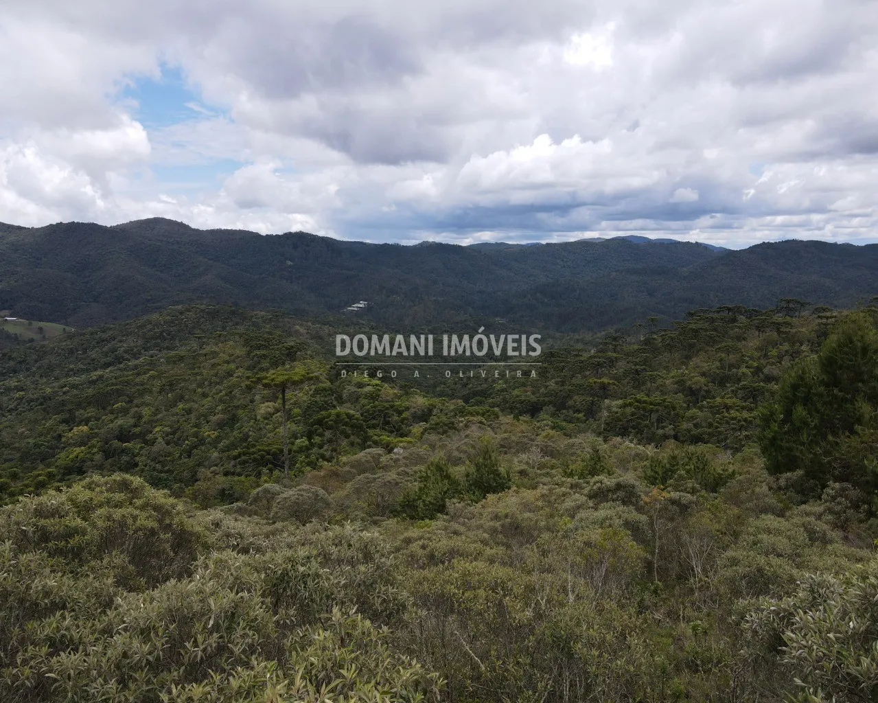 Terreno à venda de 1.400 m² em Campos do Jordão, SP, Brasil