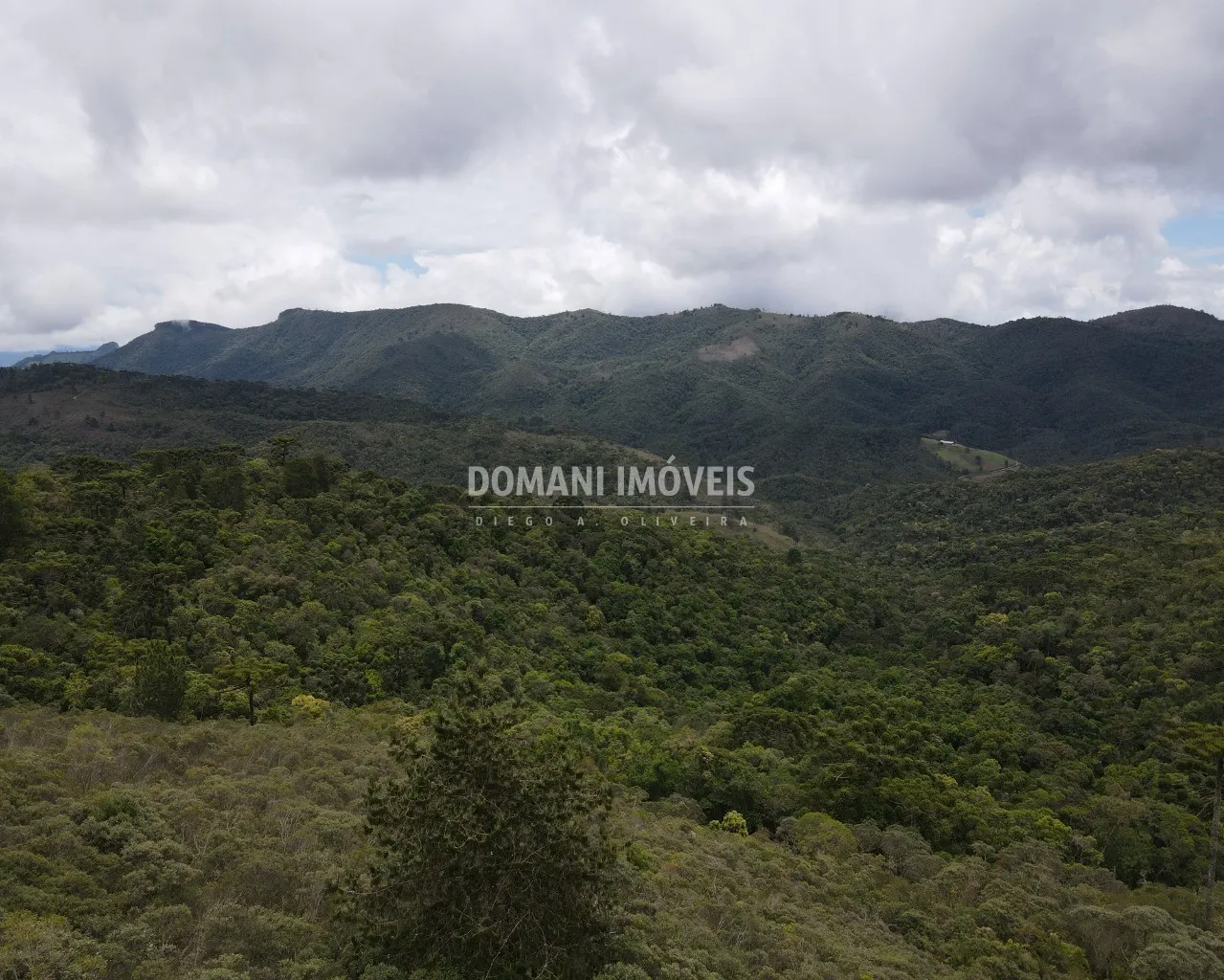 Terreno à venda de 1.400 m² em Campos do Jordão, SP, Brasil