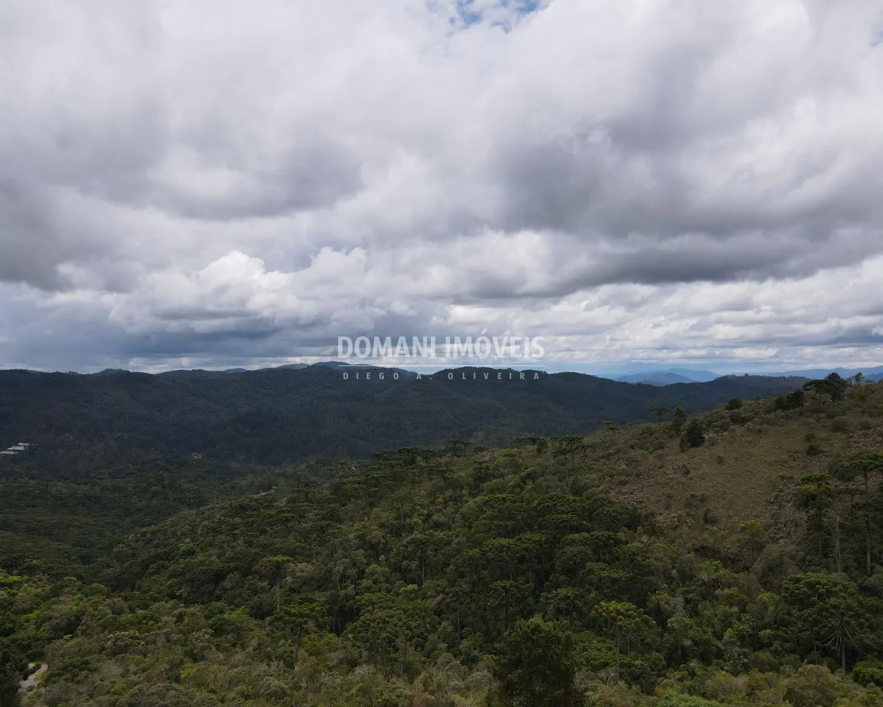 Terreno à venda de 1.400 m² em Campos do Jordão, SP, Brasil