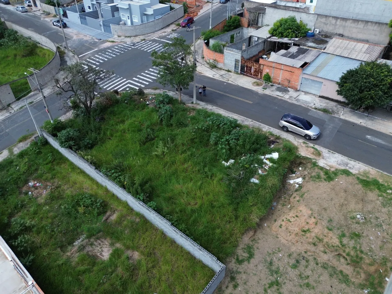 Terreno à venda de 450 m² em Campinas, SP, Brasil