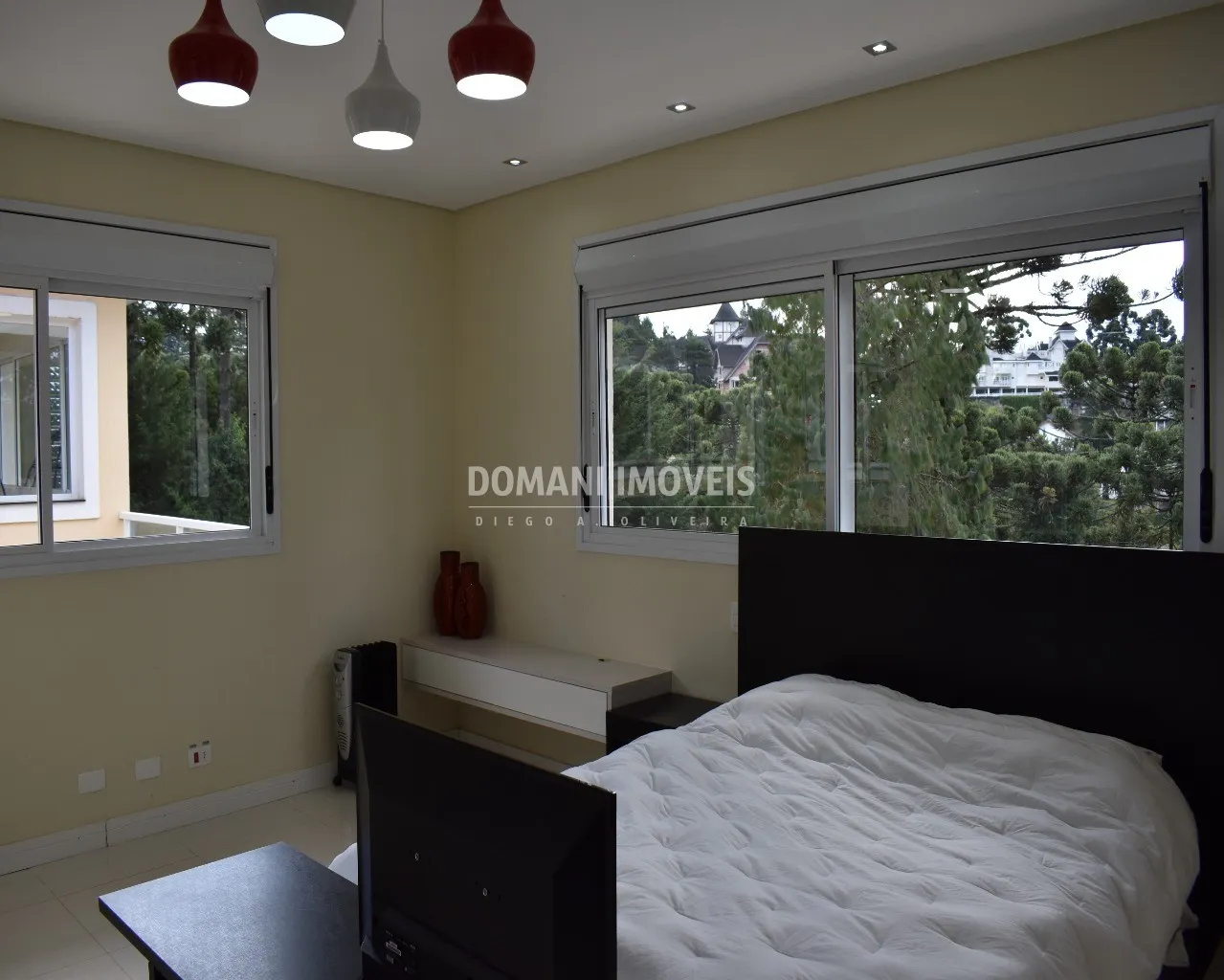 Casa à venda de 2.700 m² em Campos do Jordão, SP, Brasil