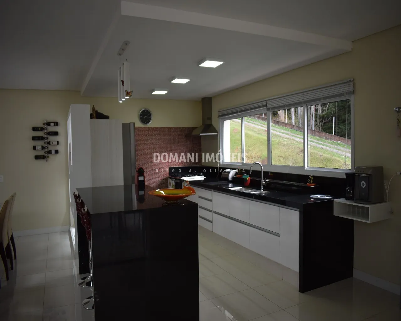 Casa à venda de 2.700 m² em Campos do Jordão, SP, Brasil