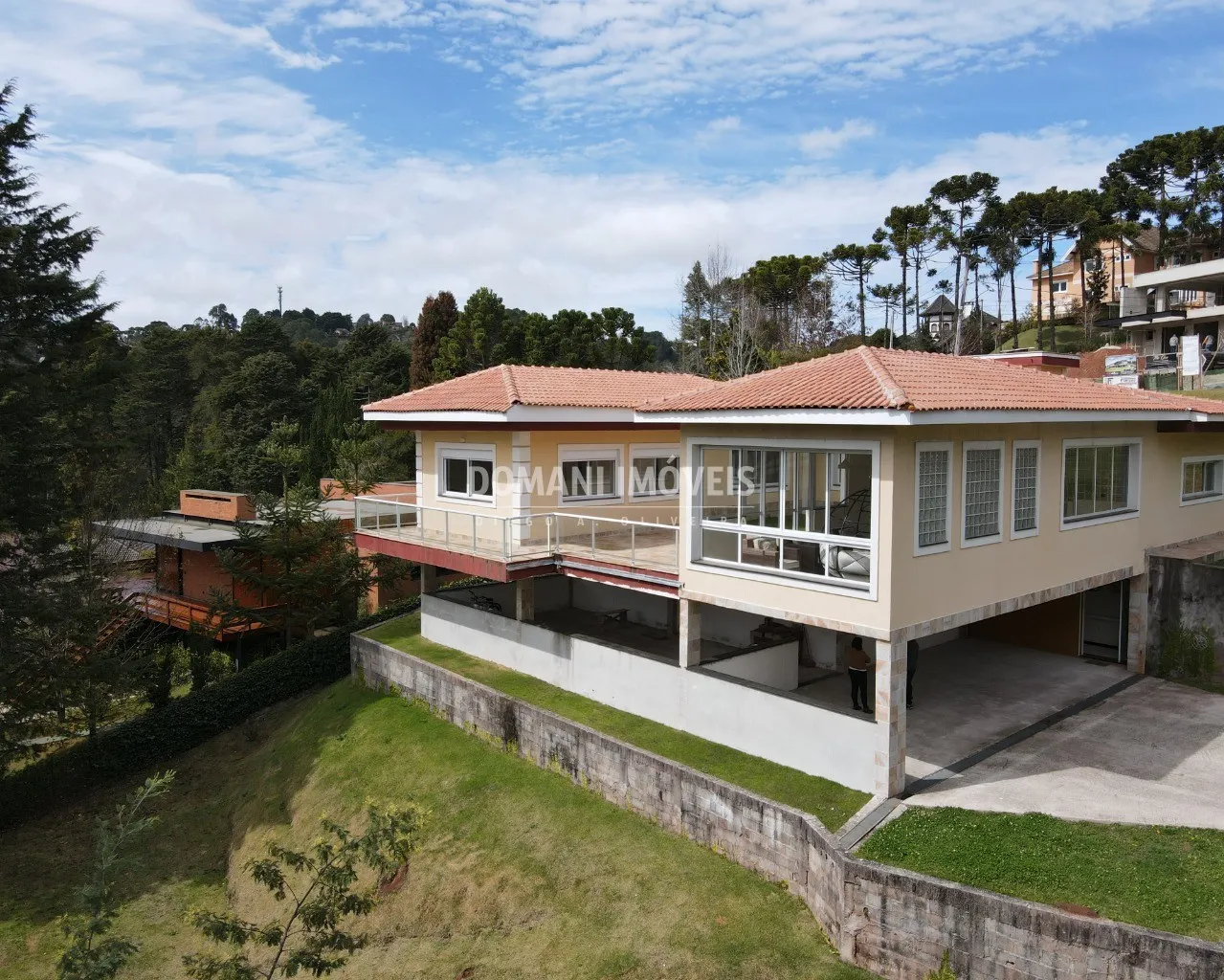 Casa à venda de 2.700 m² em Campos do Jordão, SP, Brasil