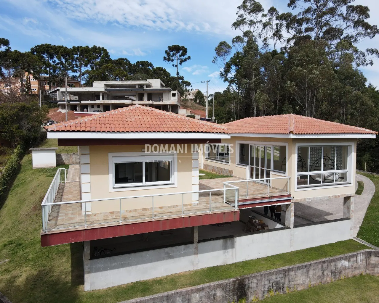 Casa à venda de 2.700 m² em Campos do Jordão, SP, Brasil
