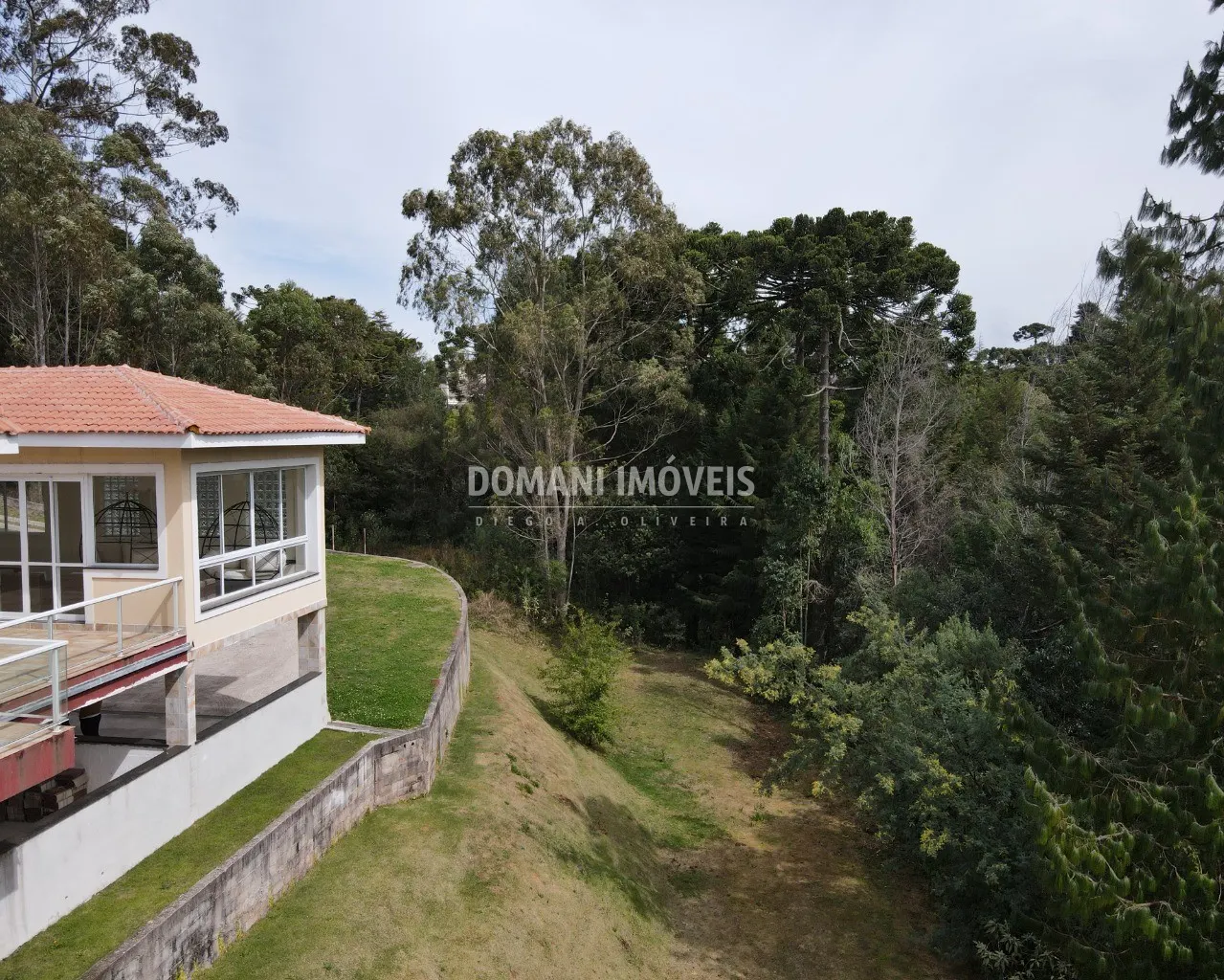 Casa à venda de 2.700 m² em Campos do Jordão, SP, Brasil