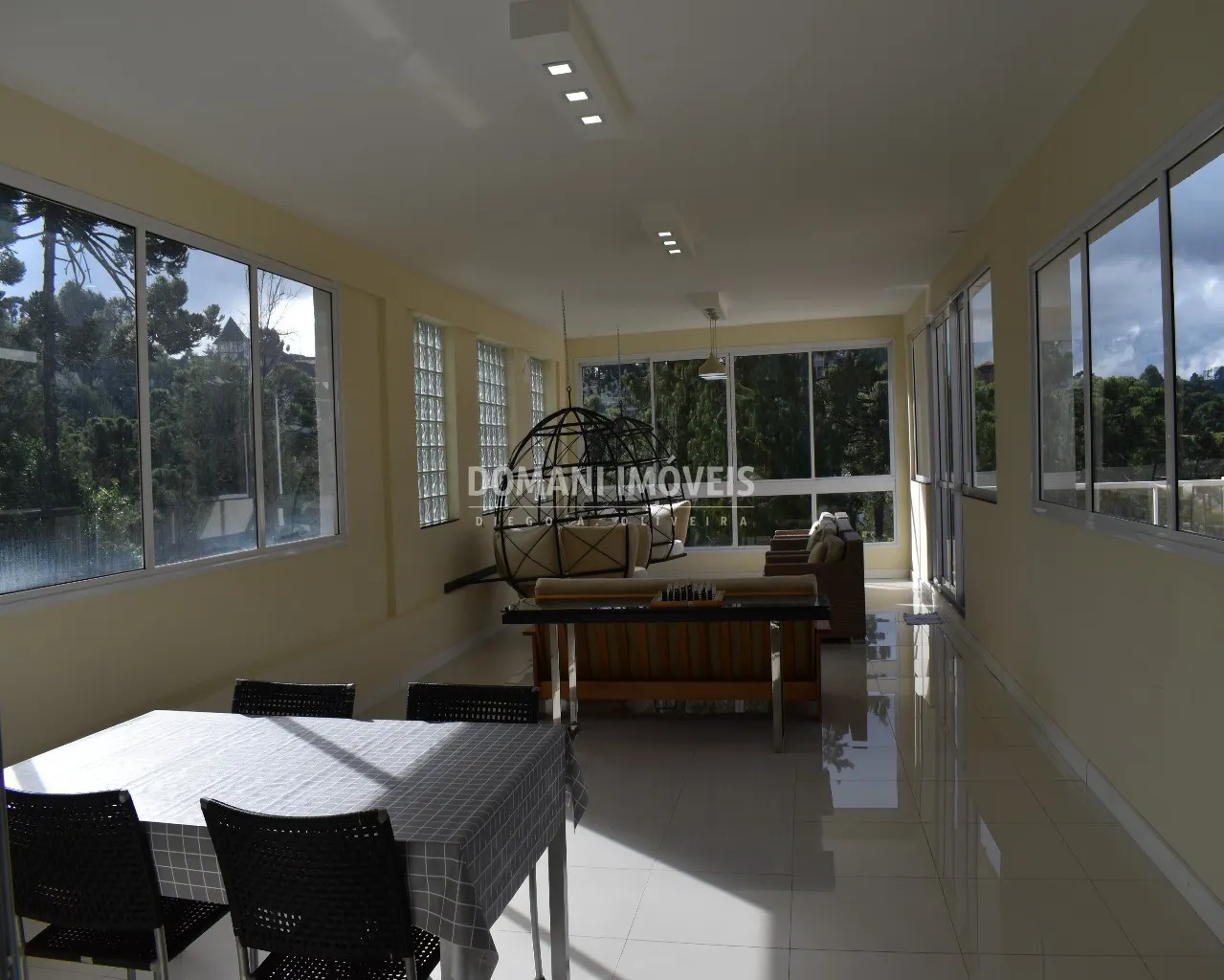 Casa à venda de 2.700 m² em Campos do Jordão, SP, Brasil