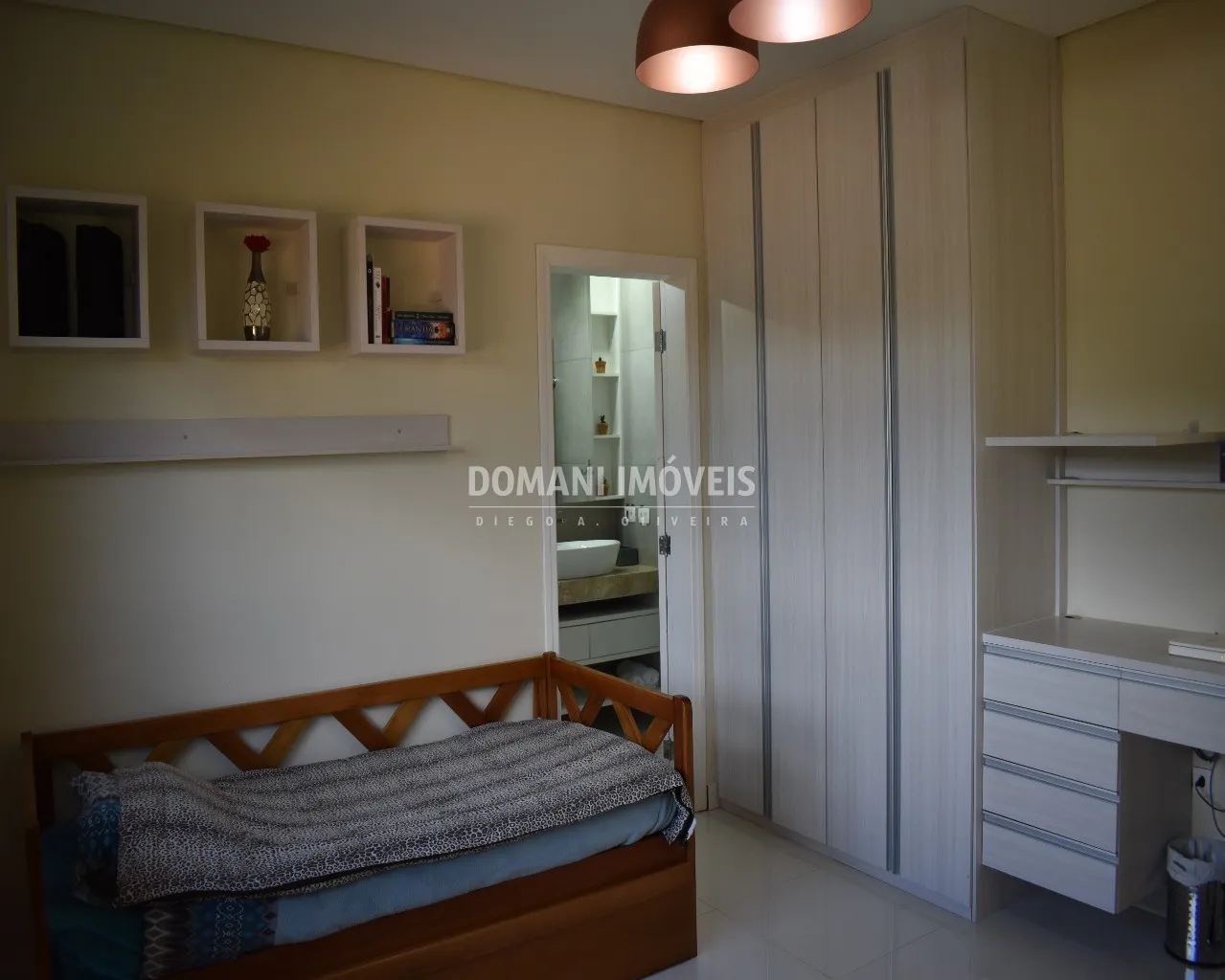 Casa à venda de 2.700 m² em Campos do Jordão, SP, Brasil
