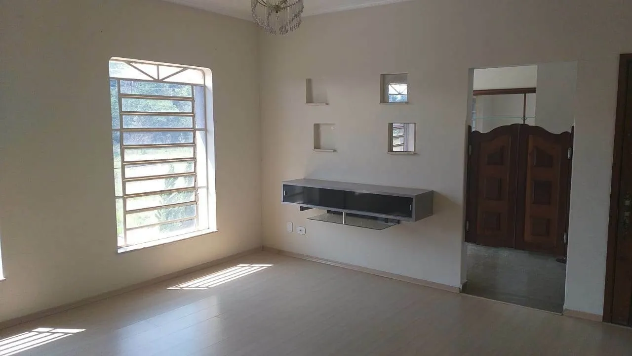 Casa à venda de 300 m² em Mogi Mirim, SP, Brasil