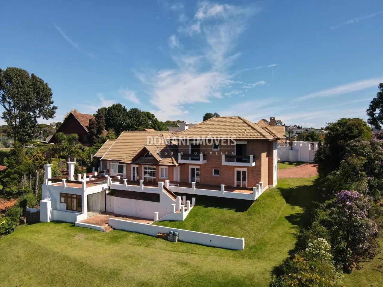 Casa à venda de 1.590 m² em Campos do Jordão, SP, Brasil